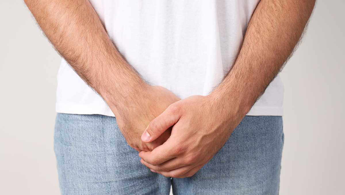 Dry Skin on Penis: Causes, Symptoms, Treatment & Prevention thumbnail