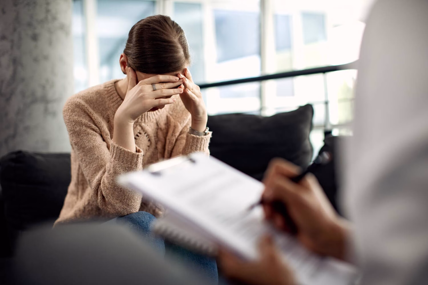 Depression Meaning in Urdu: Udaasi Kya Hai, Alamaat aur Ilaj